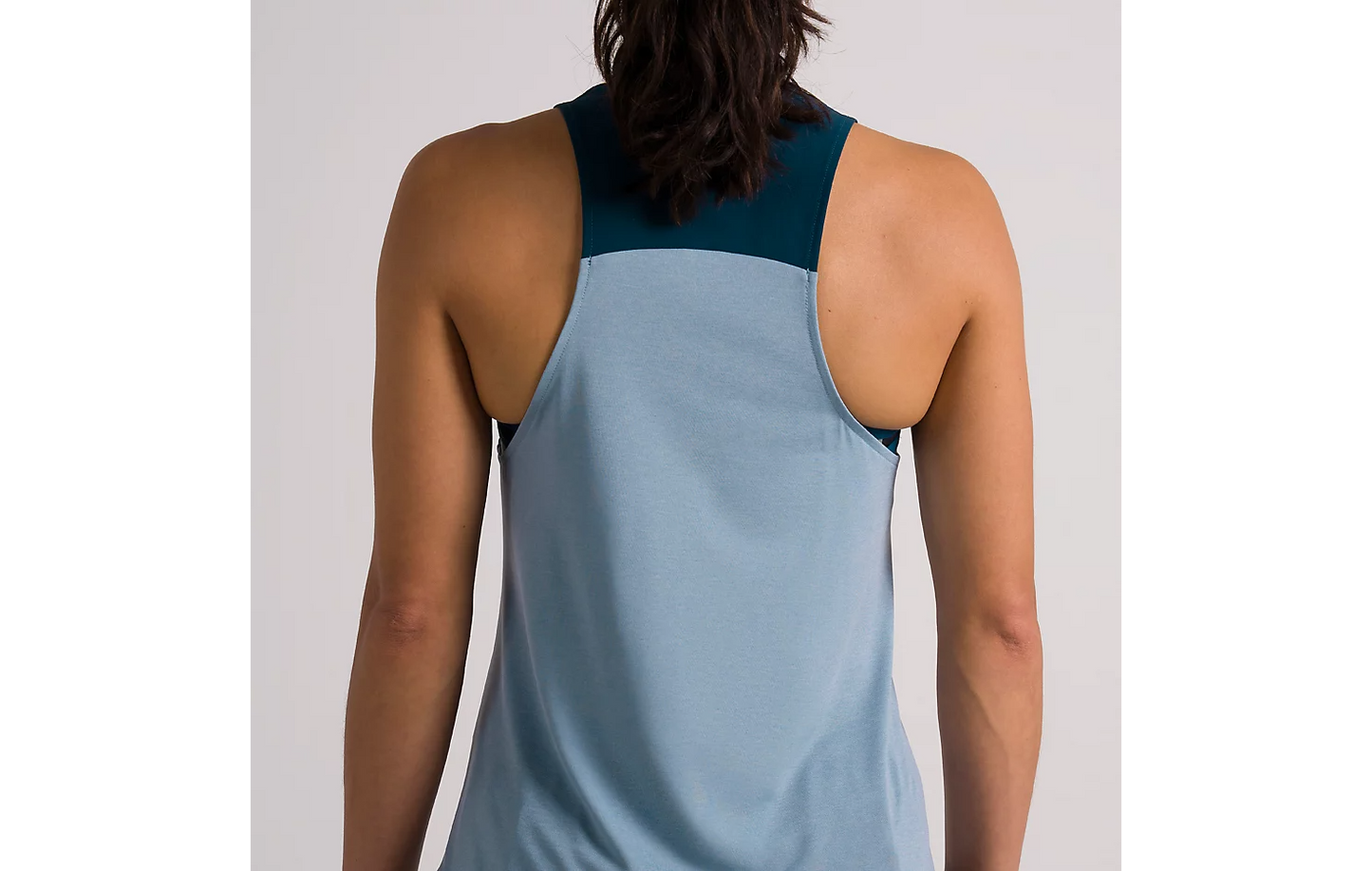 WOMEN'S PERFORMANCE TANK