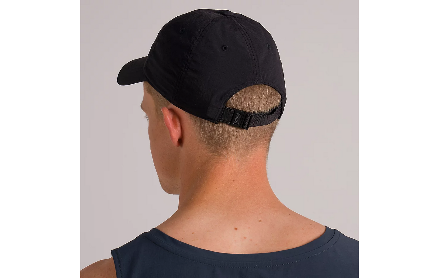 PERFORMANCE RUN HAT